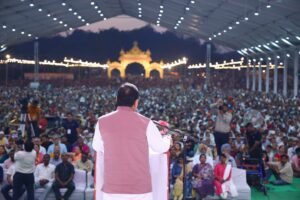 उपस्थित जनता को सम्बोधित करते हुए मुख्यमंत्री पुष्कर सिंह धामी